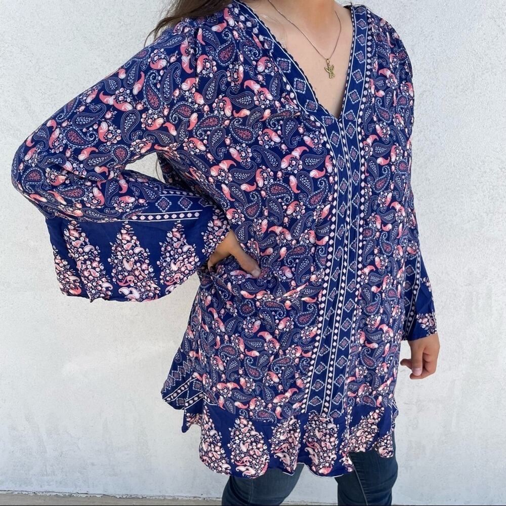 Umgee oversized tunic with bell sleeves and semi-open back sz Small